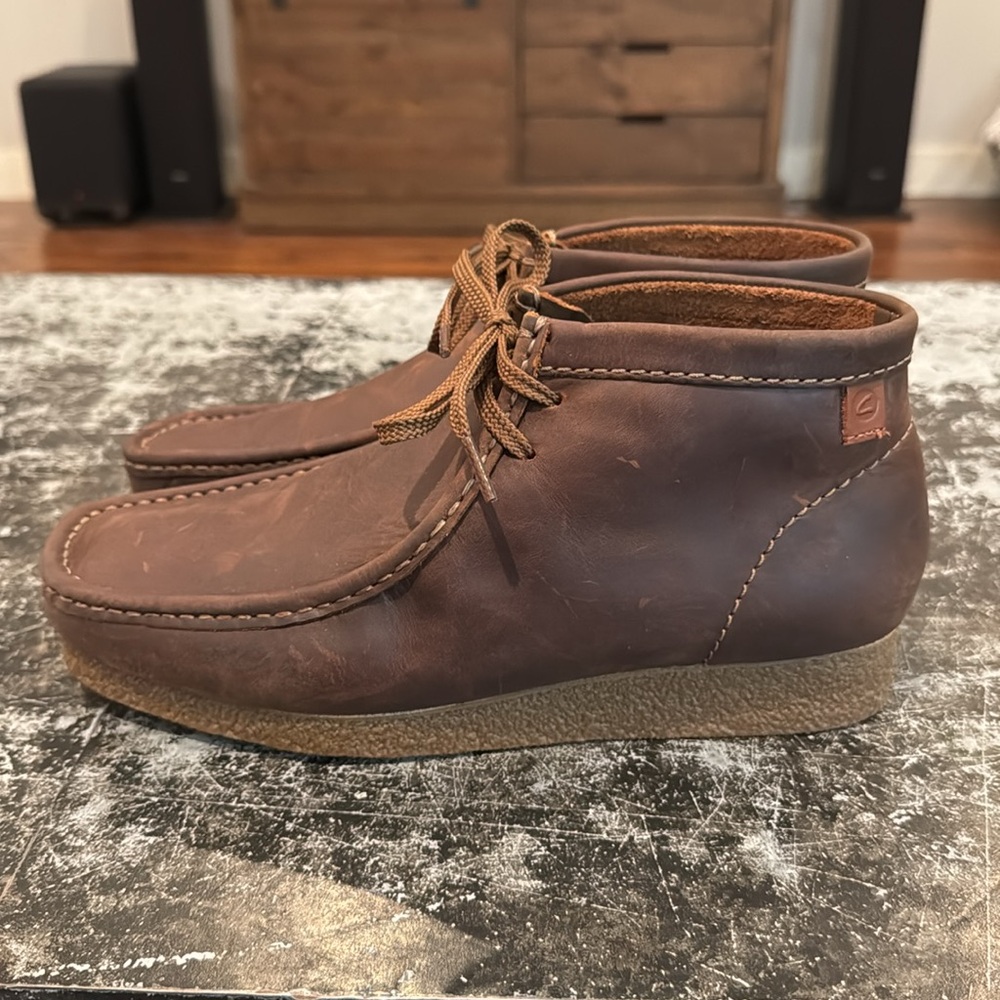 Clarks Brown Leather Chukka Boot Size 9 NWOT